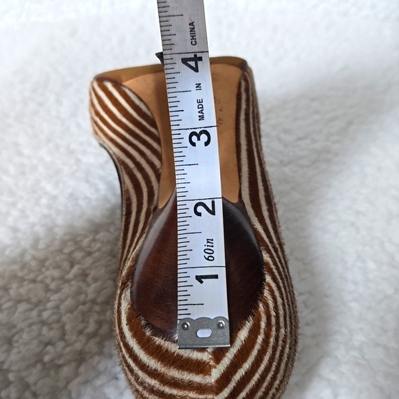 Giorgio Armani Peep Toe Pumps - Picture 7 of 9